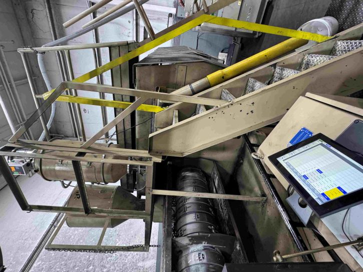 1999 HPM 3500 ton 600 oz